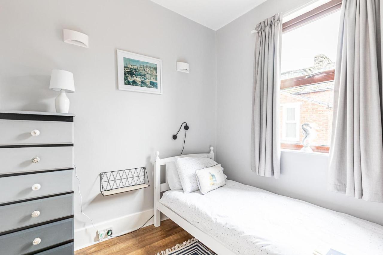 Rovers' Retreat Whitby George Street Экстерьер фото