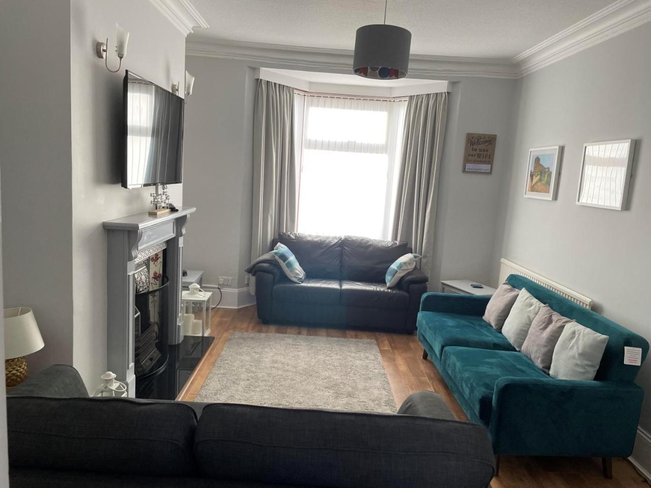 Rovers' Retreat Whitby George Street Экстерьер фото
