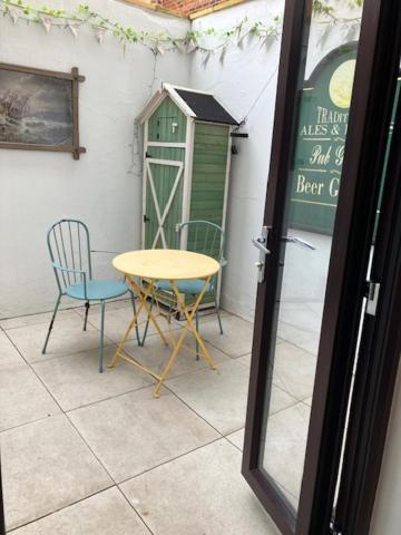Rovers' Retreat Whitby George Street Экстерьер фото
